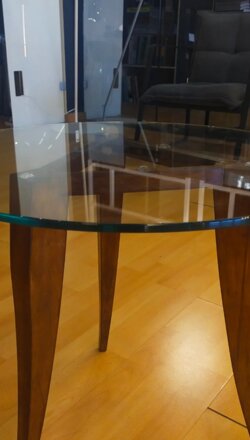 tavolino vetro gambe legno